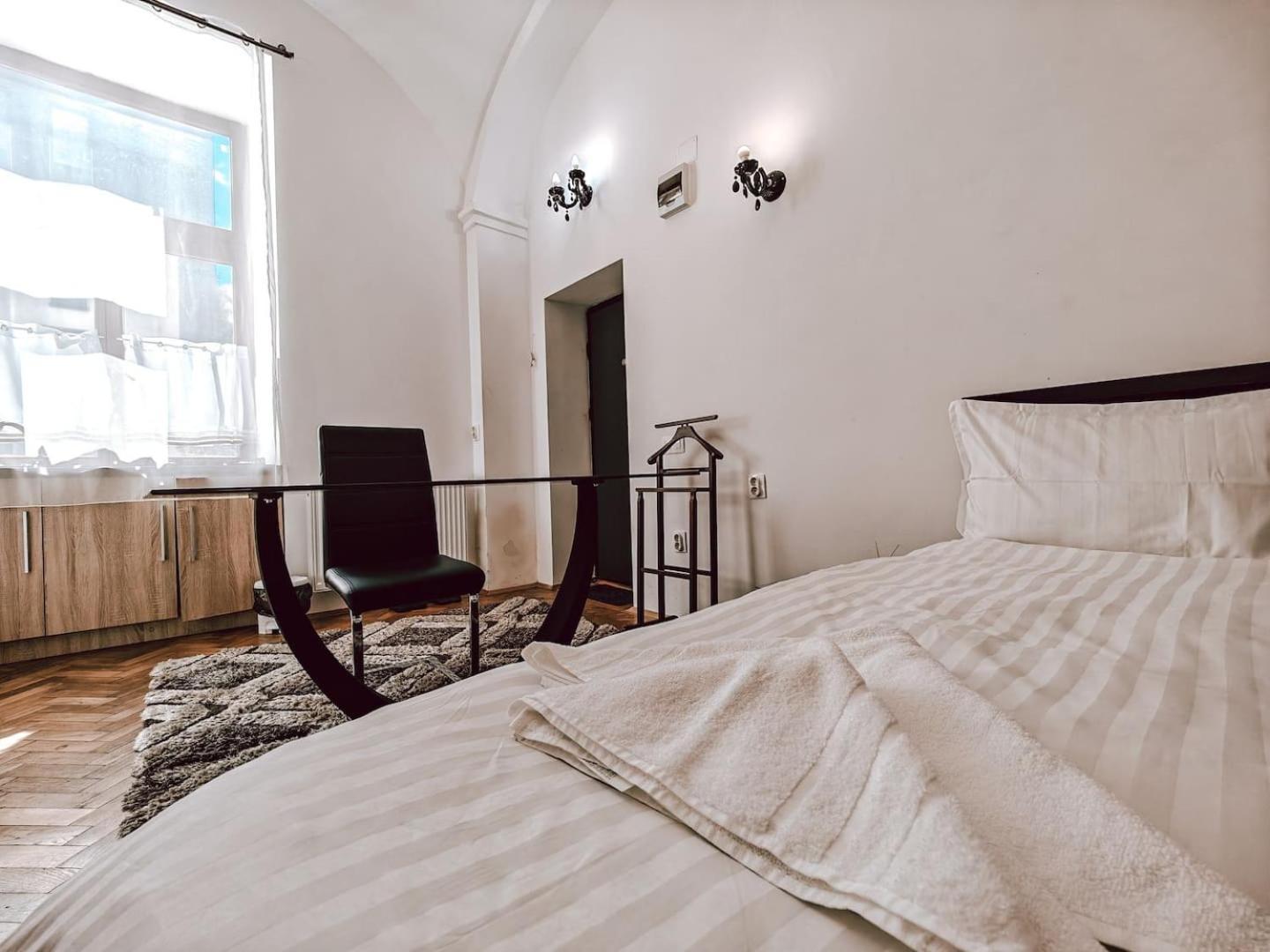 Berindei Studio - City Center - Private Parking Kluż-Napoka Zewnętrze zdjęcie