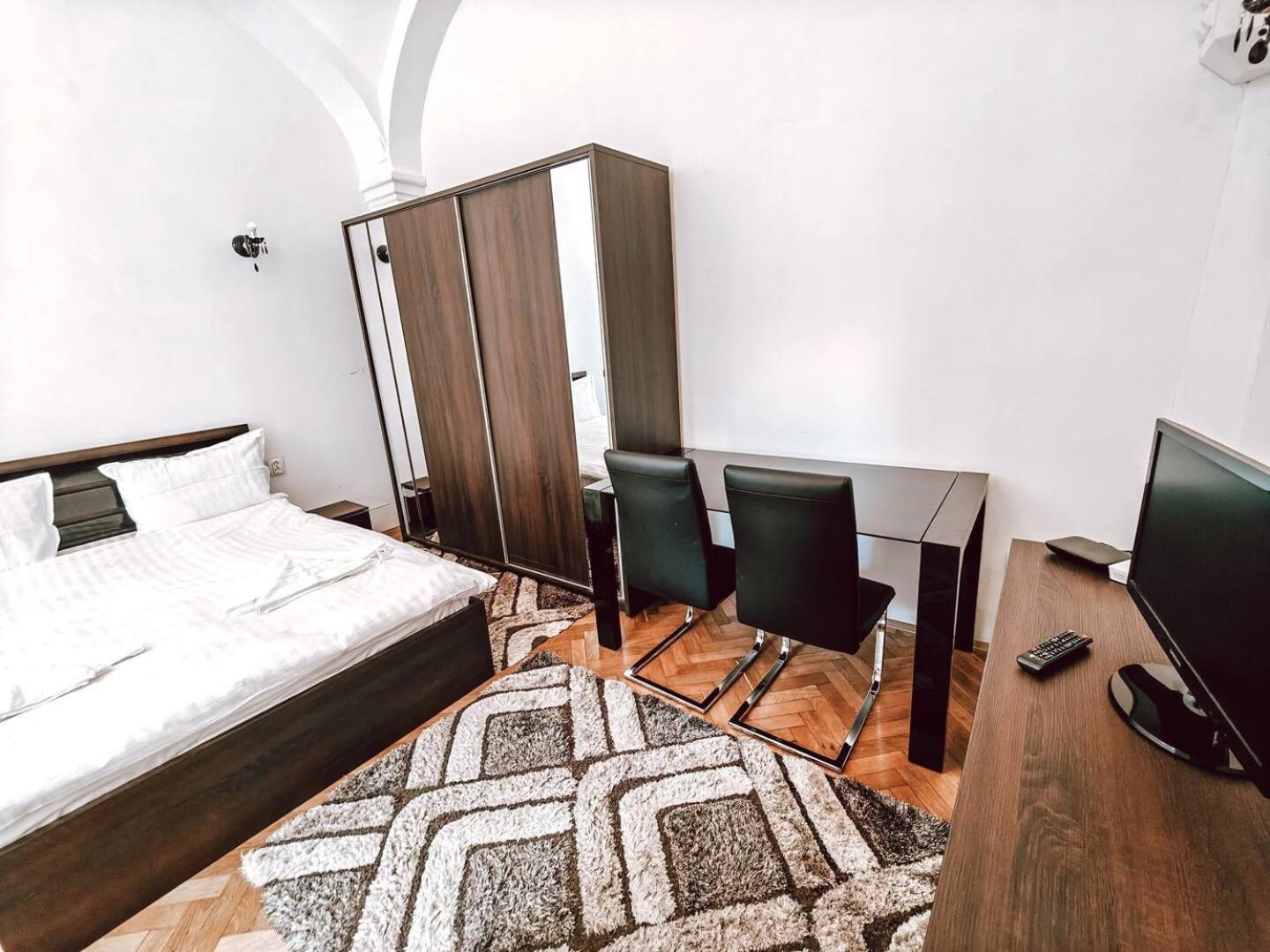 Berindei Studio - City Center - Private Parking Kluż-Napoka Zewnętrze zdjęcie