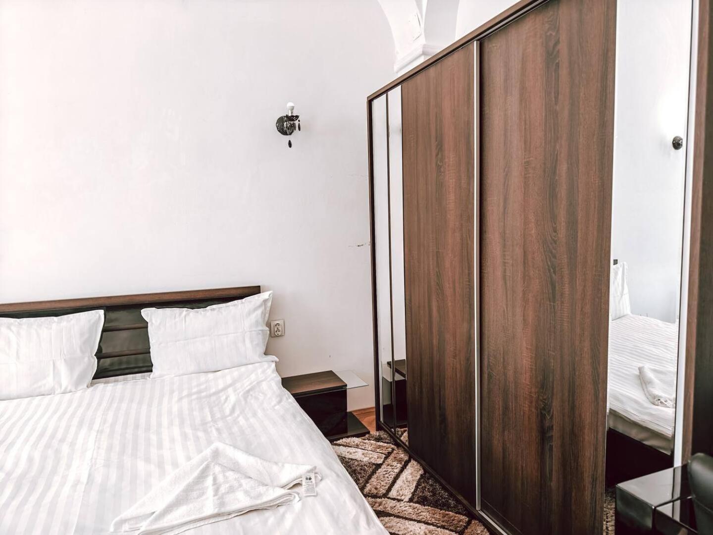 Berindei Studio - City Center - Private Parking Kluż-Napoka Zewnętrze zdjęcie